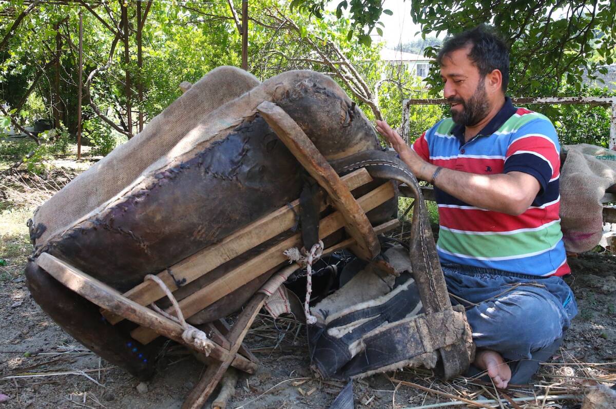 Hatay'ın Antakya ilçesinde yaşayan 53 yaşındaki Mustafa Gezer, dedesinden ve
