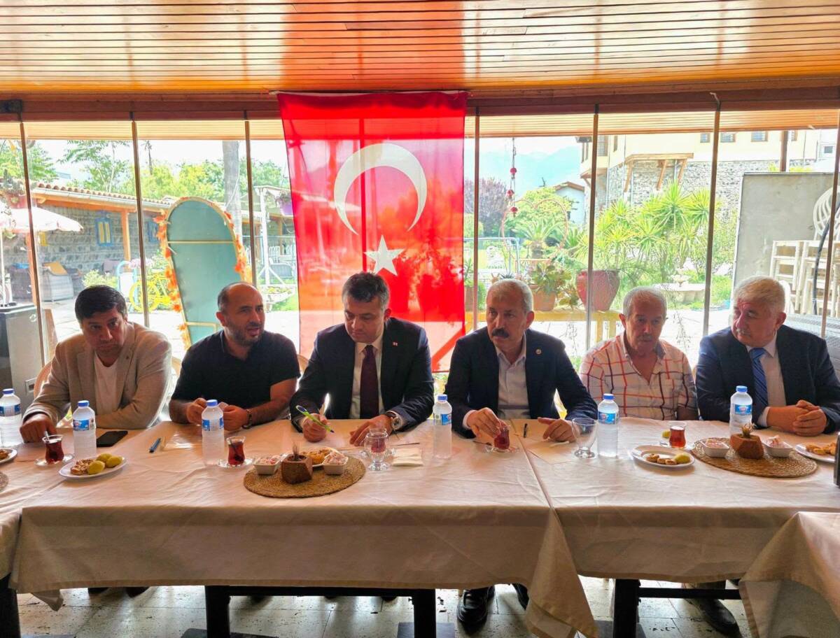 Toplantıda, narenciye sezonu öncesinde üreticinin maliyetlerinin düşürülmesi, iç tüketimin artırılması