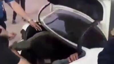 Hatay’ın Reyhanlı ilçesinde polis ekiplerinin gerçekleştirdiği denetimde, bir otomobilde yasa