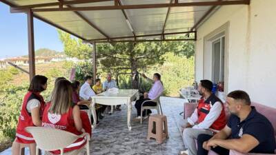 Hatay'ın Arsuz ilçesinde, Hatay Valiliği himayelerinde sürdürülen "Yüreğimizdeki Işık Projesi"