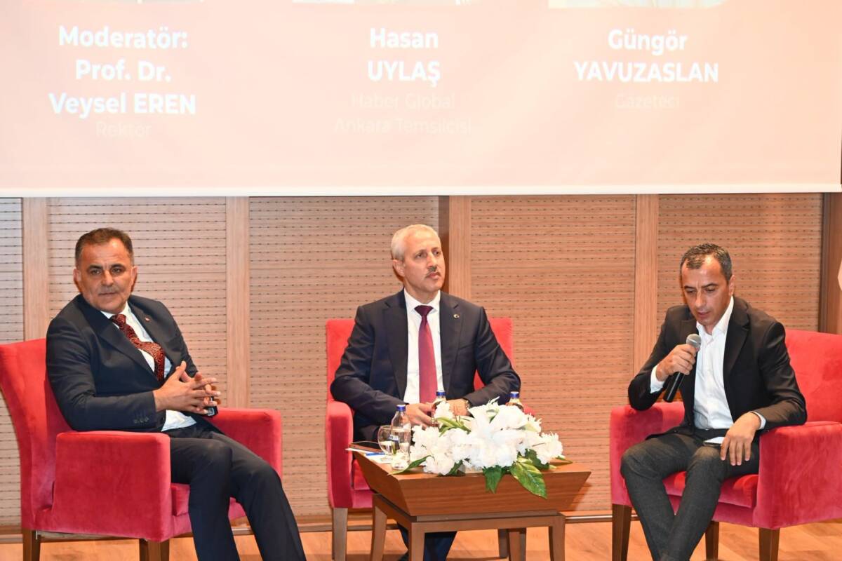 Hatay Mustafa Kemal Üniversitesi’nde düzenlenen “Demokrasi ve Millî İrade” söyleşisine