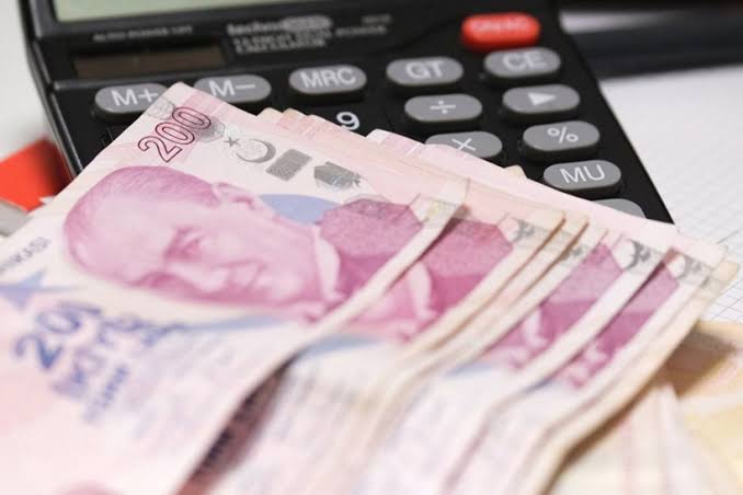Çalışma ve Sosyal Güvenlik Bakanı Vedat Işıkhan, imalat sanayisinde üretimin