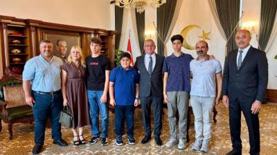 Hatay'ın İskenderun ilçesinde, Liselere Geçiş Sistemi (LGS) sınavında 500 tam