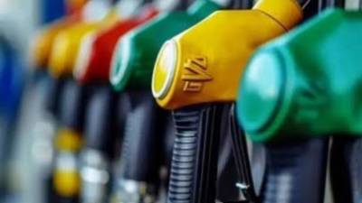 Akaryakıt fiyatlarında yeni artış pompaya yansıdı. Benzinin litre fiyatına 1,30