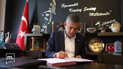 Mahkeme kararıyla Cumhuriyet Halk Partisi (CHP) Genel Başkanlığı görevinden uzaklaştırılan