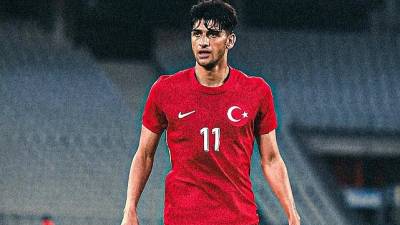 Futbola amatör olarak  Antakya-Maşukluspor’da başlayan ilk filiz lisansı Hatayspor kulübünde