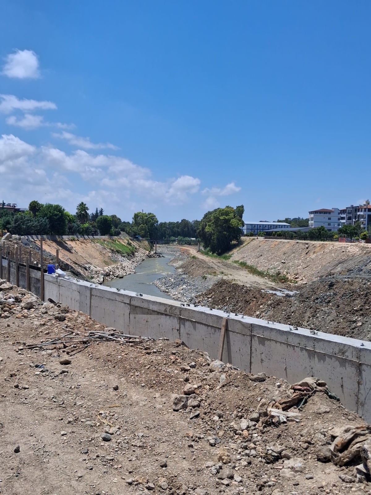 Defne'de Çöken Sevgi Parkı Yaya Köprüsü'nün Bulunduğu Noktada Kritik Islah