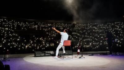 Ünlü sanatçı Çelik, Hatay'da verdiği moral konserinin ardından yaptığı duygusal