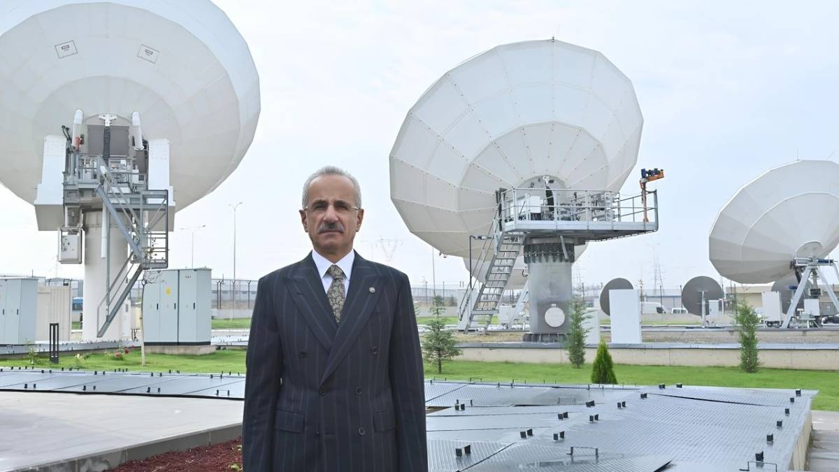 Türkiye'nin dijital altyapısını güçlendirecek en önemli yatırımlardan biri için geri