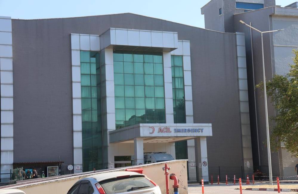 Hatay'da Mustafa Kemal Üniversitesi Eğitim Araştırma Hastanesi morgunda yaşanan cenaze