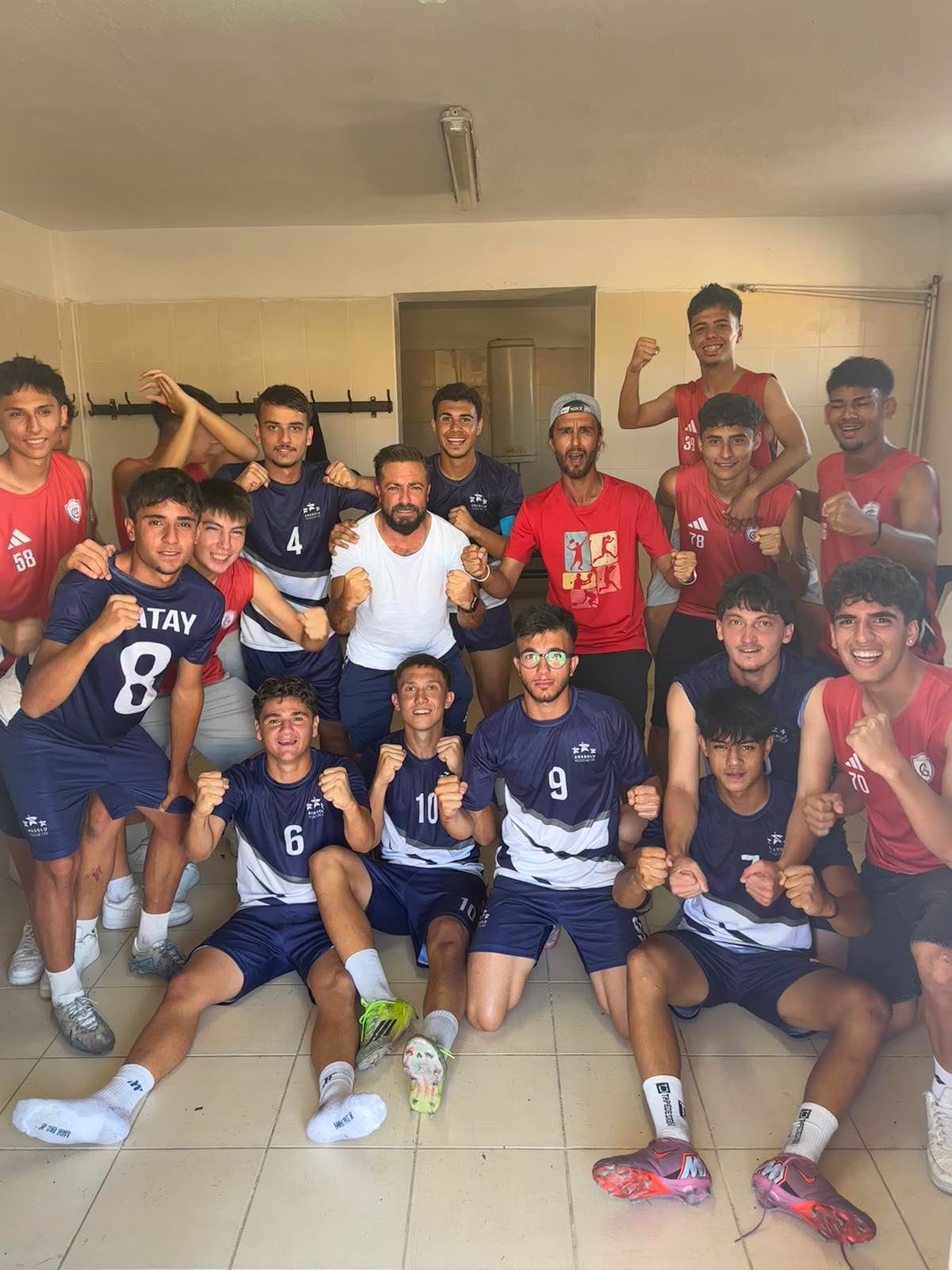 Gençlik ve Spor Bakanlığı tarafından düzenlenen 5x5 Futbol Turnuvası’nda Hatay