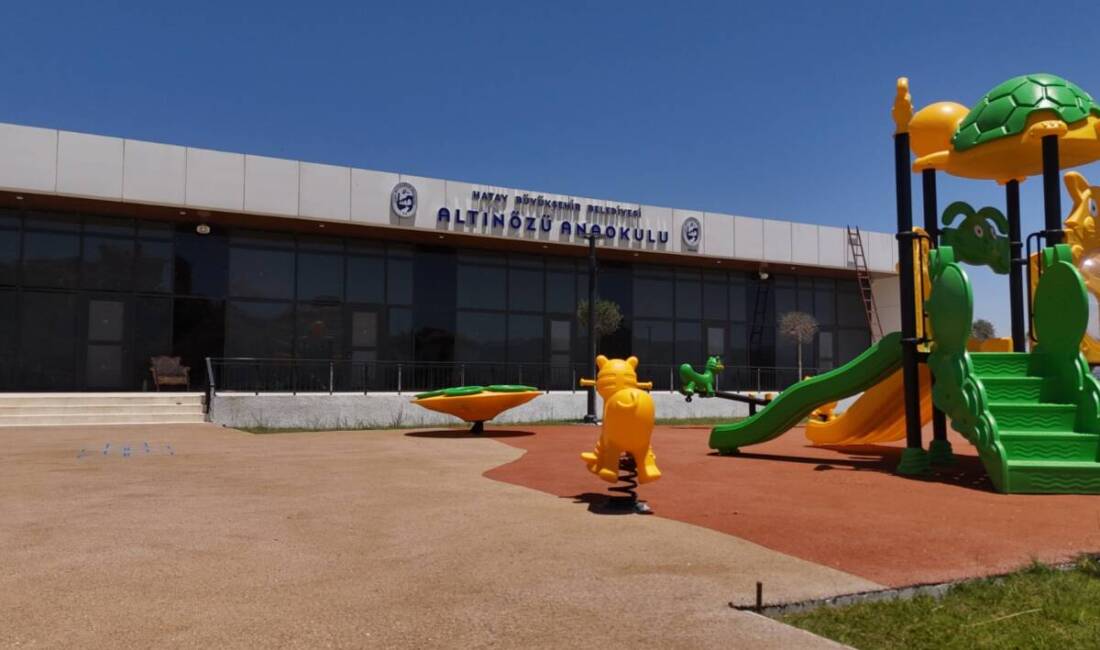 Hatay Büyükşehir Belediyesi, Altınözü ilçesinde yapımını tamamladığı modern anaokulunu hizmete
