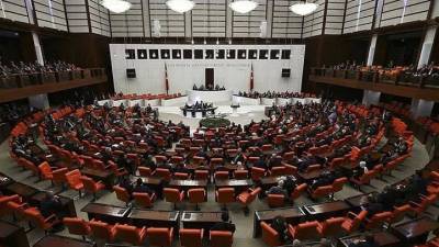 TBMM’de kabul edilen düzenlemeyle mezuniyet aşamasındaki öğrencilere ek sınav ve