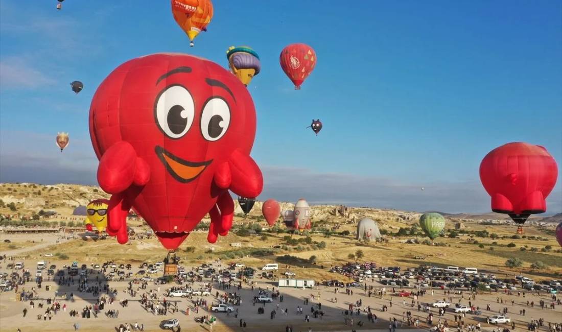 Kapadokya Balon Festivali, 30 figürlü sıcak hava balonunun peribacaları üzerindeki