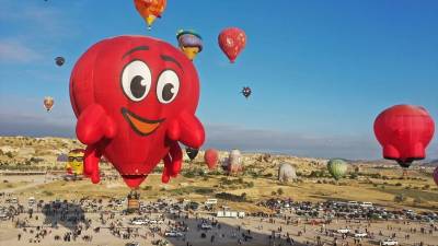 Kapadokya Balon Festivali, 30 figürlü sıcak hava balonunun peribacaları üzerindeki