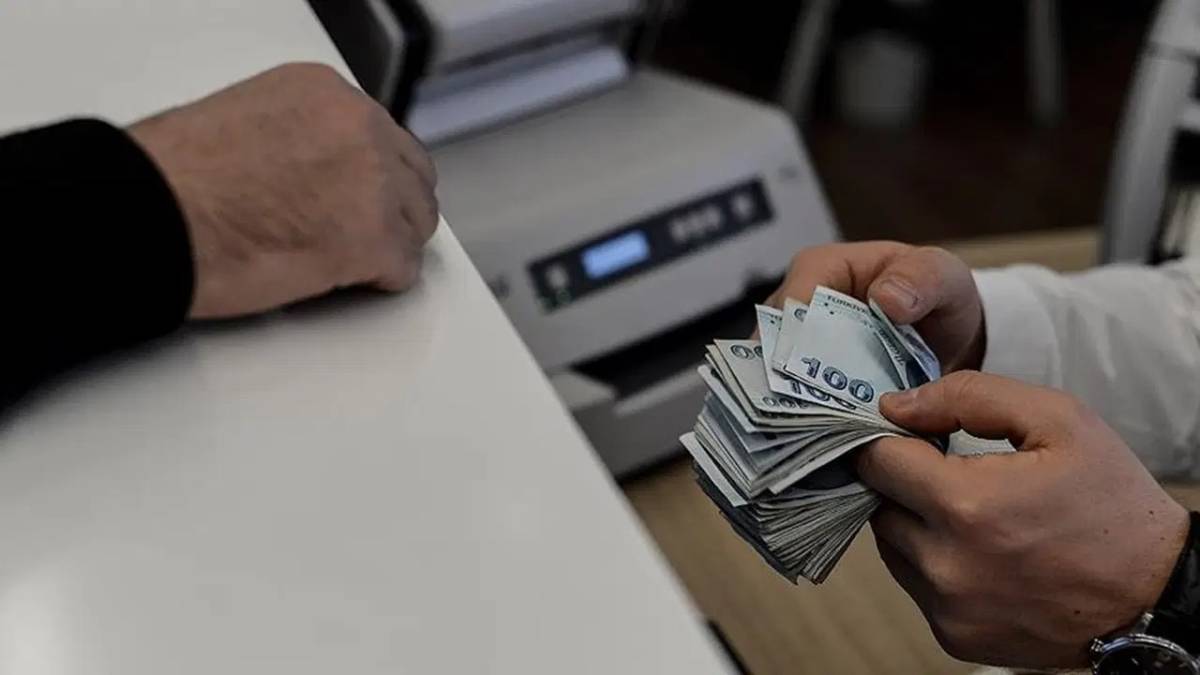 SGK, prim borcu bulunan emekli ve hak sahiplerinin maaşlarından borç