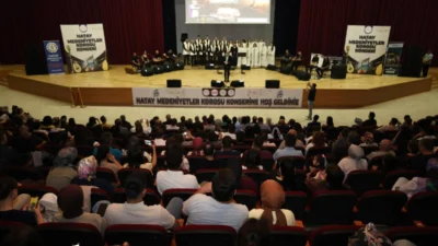 Hatay Medeniyetler Korosu, Ağrı’da verdiği konserde farklı kültürleri aynı ezgide