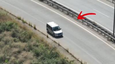 O-53 Otoyolu’nda geri geri manevra yapan sürücü, jandarmanın dron destekli