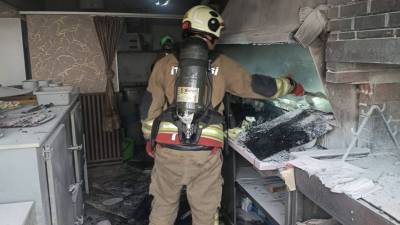 Hatay’ın İskenderun ilçesinde bir restoranın mutfak bölümünde çıkan yangın, itfaiye