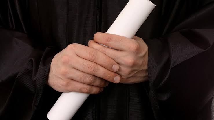 Sahte veya usulsüz diploma ve akademik unvanların iptalini öngören kanun
