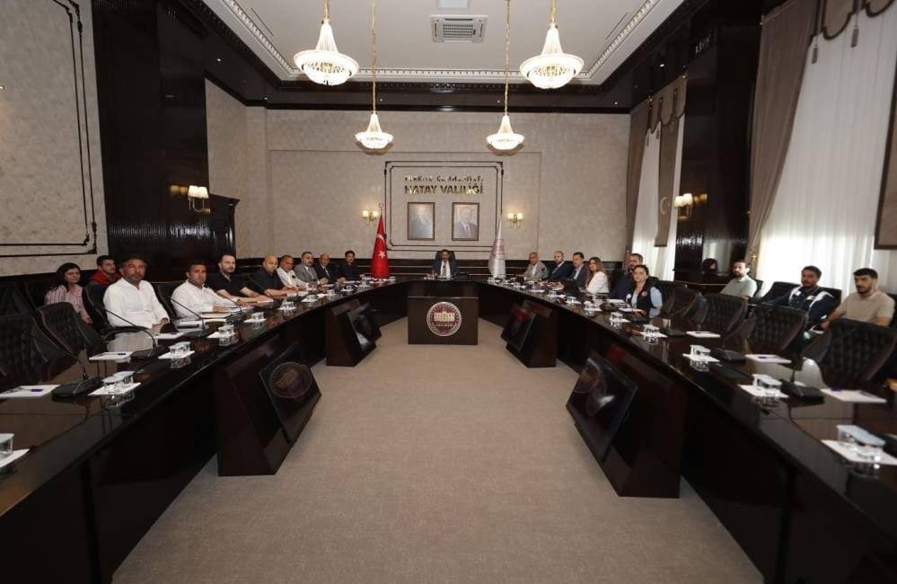 Hatay Valisi Mustafa Masatlı başkanlığındaki toplantıda, depremden etkilenen Antakya Tarihi