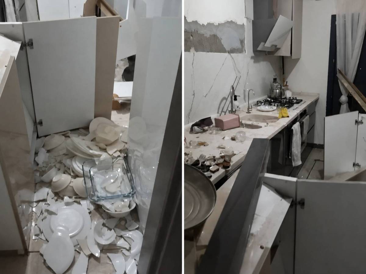 Antakya Dikmece TOKİ Konutları’nda gece saatlerinde duvardan koparak düşen mutfak