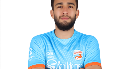 İskenderunspor’un genç futbolcusu Ahmet Bilek, Bandırmaspor’a transfer oldu.