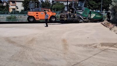 Akdeniz Mahallesi’nde uzun süredir şikâyet konusu olan bozuk ve tozlu