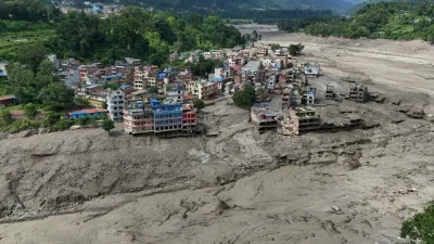 Nepal-Tibet sınırında şiddetli yağışların yol açtığı sel felaketinde en az
