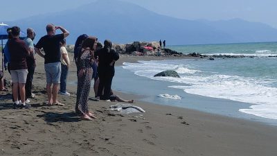 Hatay’ın Samandağ ilçesindeki Çevlik sahilinde babasıyla birlikte akıntıya kapılan 13
