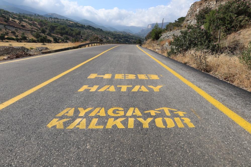 Hatay Büyükşehir Belediyesi (HBB), kent genelinde yürüttüğü yol yapım ve