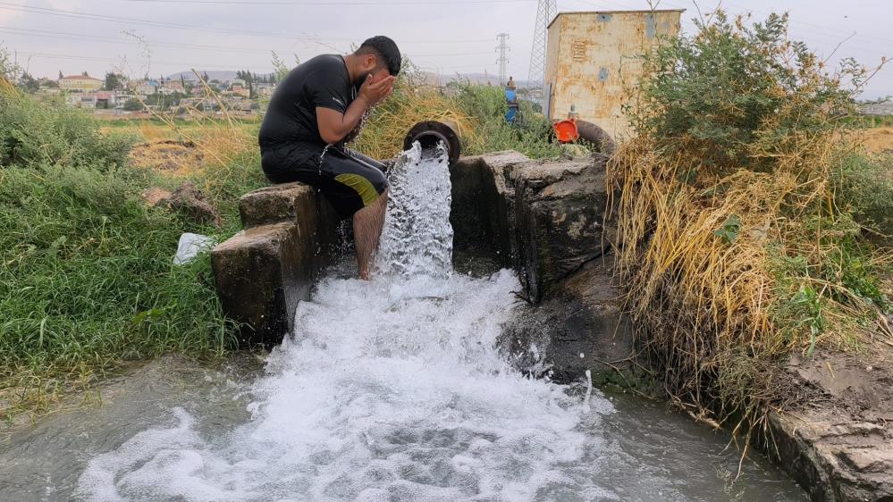 Hatay'ın Reyhanlı ilçesinde etkisini artıran sıcak hava ve yüksek nem,