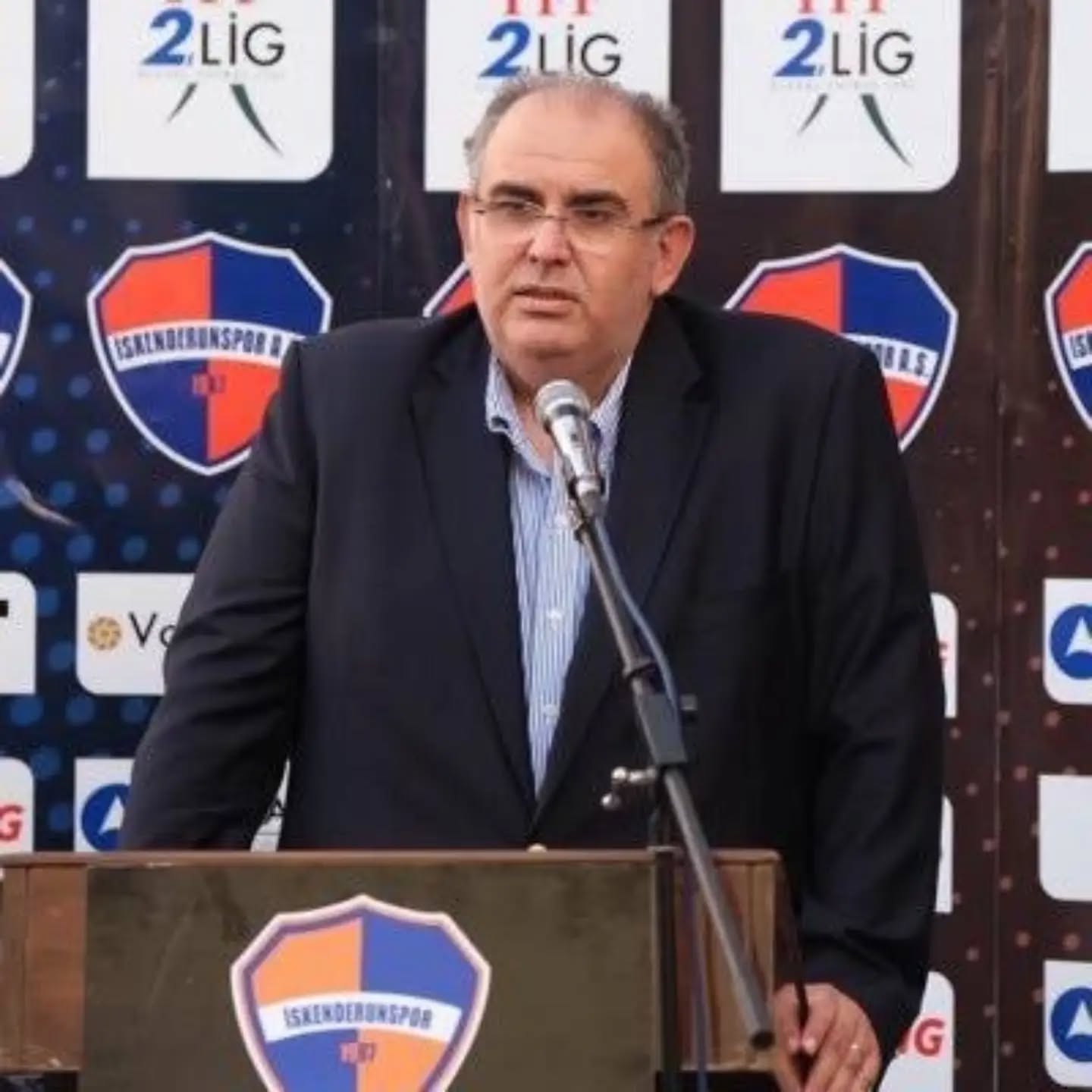 İskenderunspor Kulübü Başkanı Hakan Bolat, Fenerbahçeli futbolcu Mert Hakan Yandaş’ın