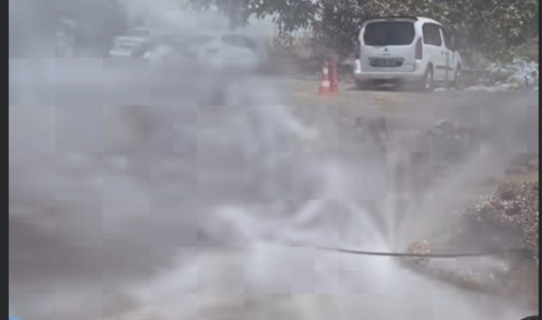Hatay'ın Defne ilçesine bağlı Armutlu Mahallesi Turunçlu Caddesi'nde yürütülen altyapı