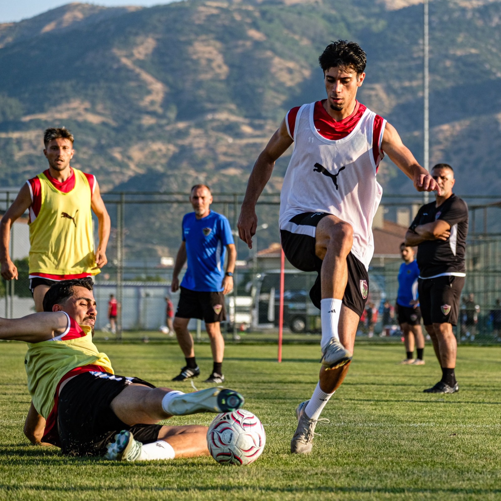 Hatayspor futbol takımı bir haftalık Antakya idman programı sonrası Afyon’da