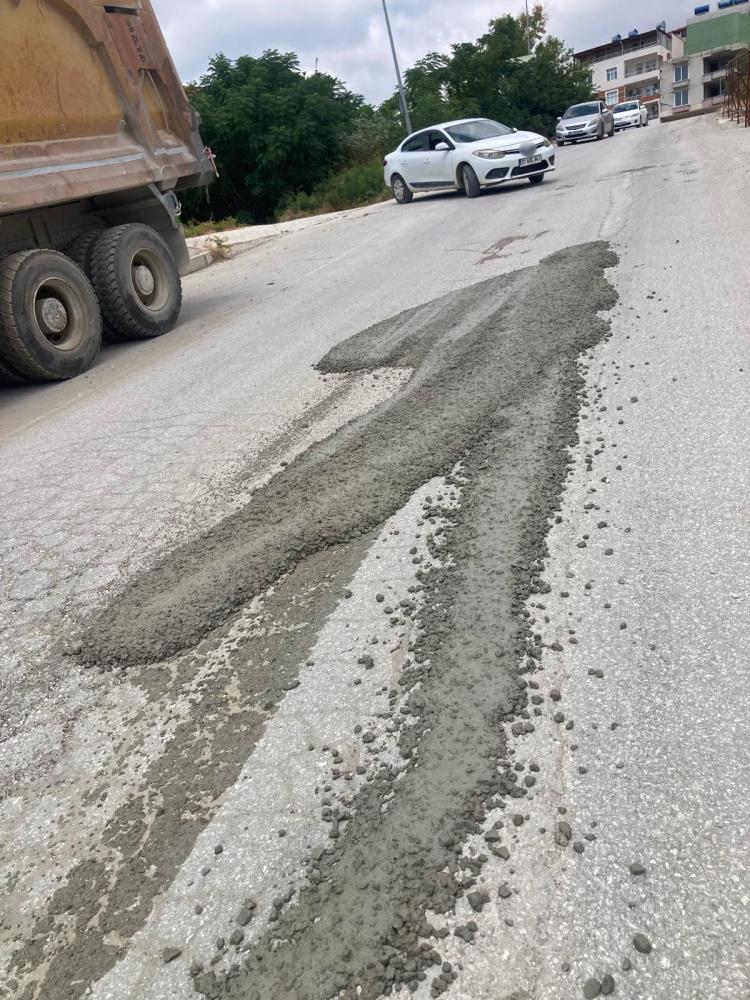 Hatay’ın Samandağ ilçesinde çevre kirliliğine neden olan beton mikseri sürücüsüne