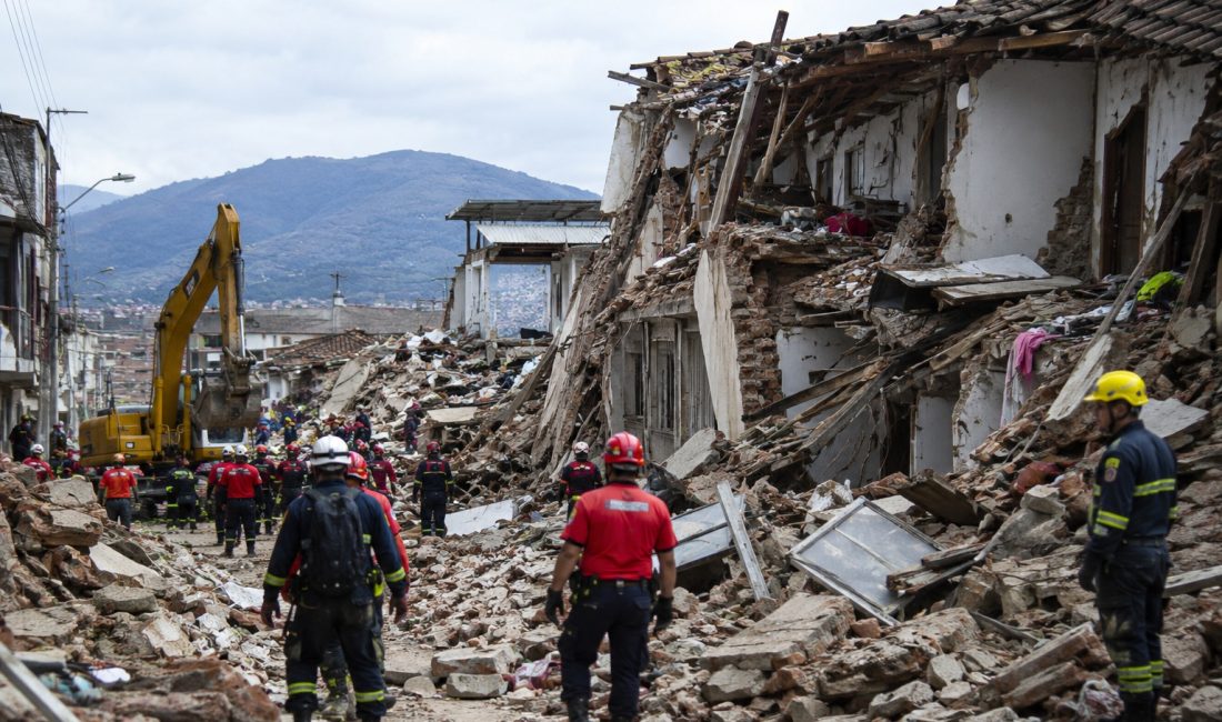 Kolombiya’da meydana gelen 7,4 büyüklüğündeki depremin ardından bilanço ağırlaşmaya devam