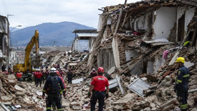 Kolombiya’da meydana gelen 7,4 büyüklüğündeki depremin ardından bilanço ağırlaşmaya devam