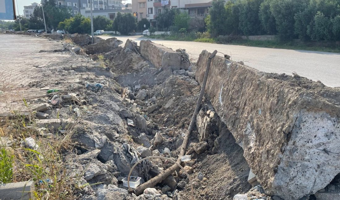 İskenderun Belediyesi’nin yol genişletme çalışmasında; İSTE’nin Meydan mahallesine bakan duvarı