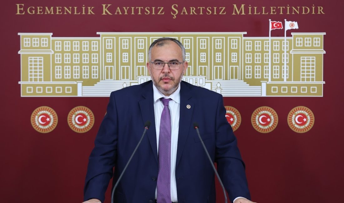 Saadet Partisi Hatay Milletvekili Doç. Dr. Necmettin Çalışkan, deprem bölgesinde