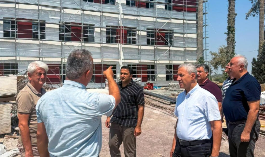 Hatay MKÜ’ye bağlı Mimarlık fakültesi yeni binasına kavuşuyor. İnşaatı hızla