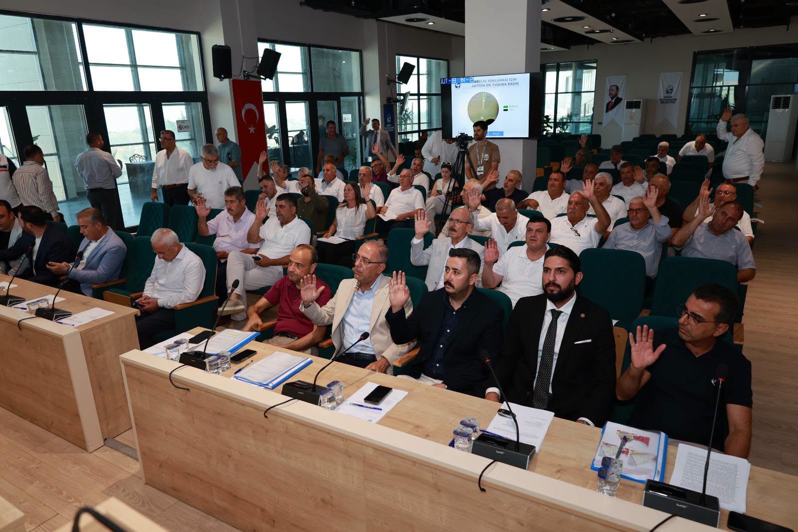Hatay Büyükşehir Belediye Meclisinin Suriye’nin İdlib ve Lazkiye kentleriyle kardeş