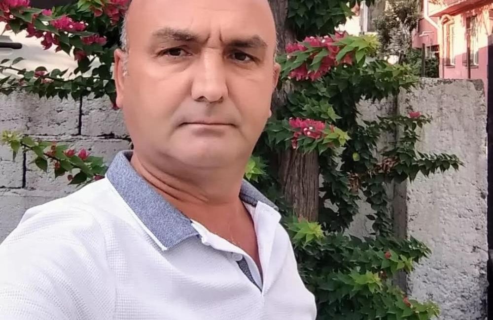 Hatay’da tır ile servis minibüsünün kafa kafaya çarpışması sonucu meydana