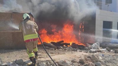 Hatay’ın Antakya ilçesinde inşaat malzemeleri ile bir kulübede çıkan yangın,