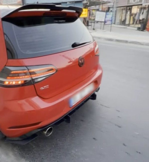 Hatay’ın Antakya ilçesinde seyir halindeki otomobile arkadan çarpılmasıyla meydana gelen