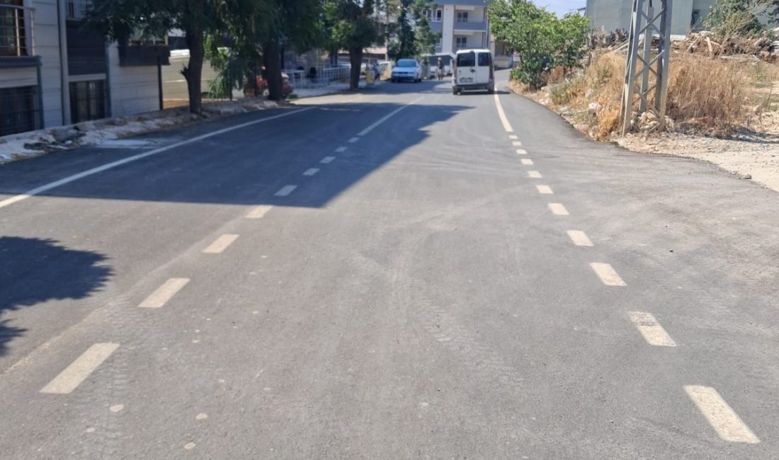 Hatay’ın Defne ilçesine bağlı Akdeniz Mahallesi’nde yürütülen asfaltlama çalışmaları tamamlandı.
