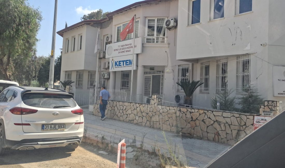 Hatay’ın Defne ilçesinde İlçe Sağlık Müdürlüğü bünyesindeki KETEM’de yangın tatbikatı