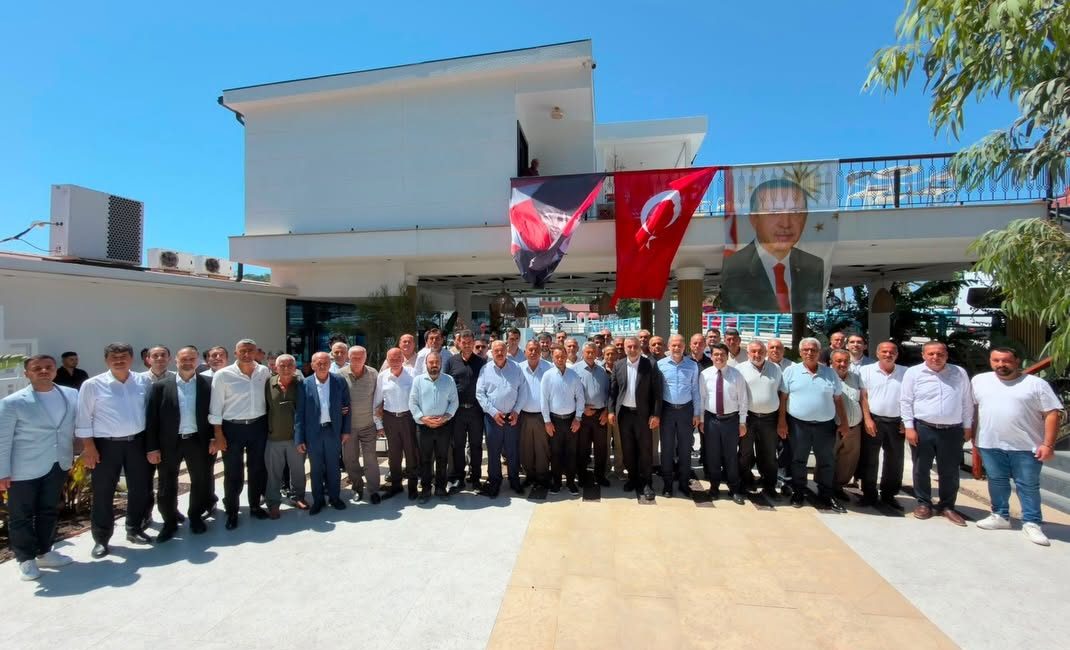 MHP Hatay Milletvekili Lütfi Kaşıkçı, Arsuz’da mahalle muhtarlarıyla bir araya