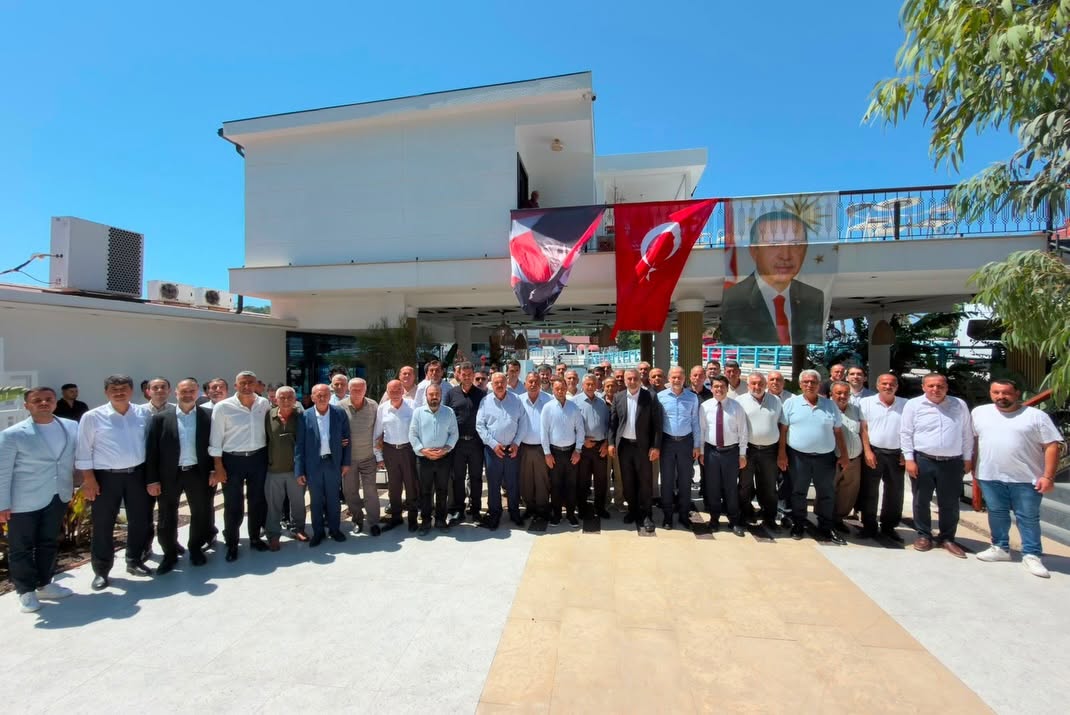 MHP Hatay Milletvekili Lütfi Kaşıkçı, Arsuz’da mahalle muhtarlarıyla bir araya
