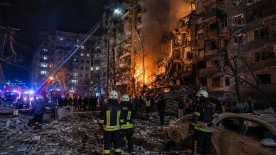 Rusya, Ukrayna'nın başkenti Kiev'e gece saatlerinde füze ve insansız hava